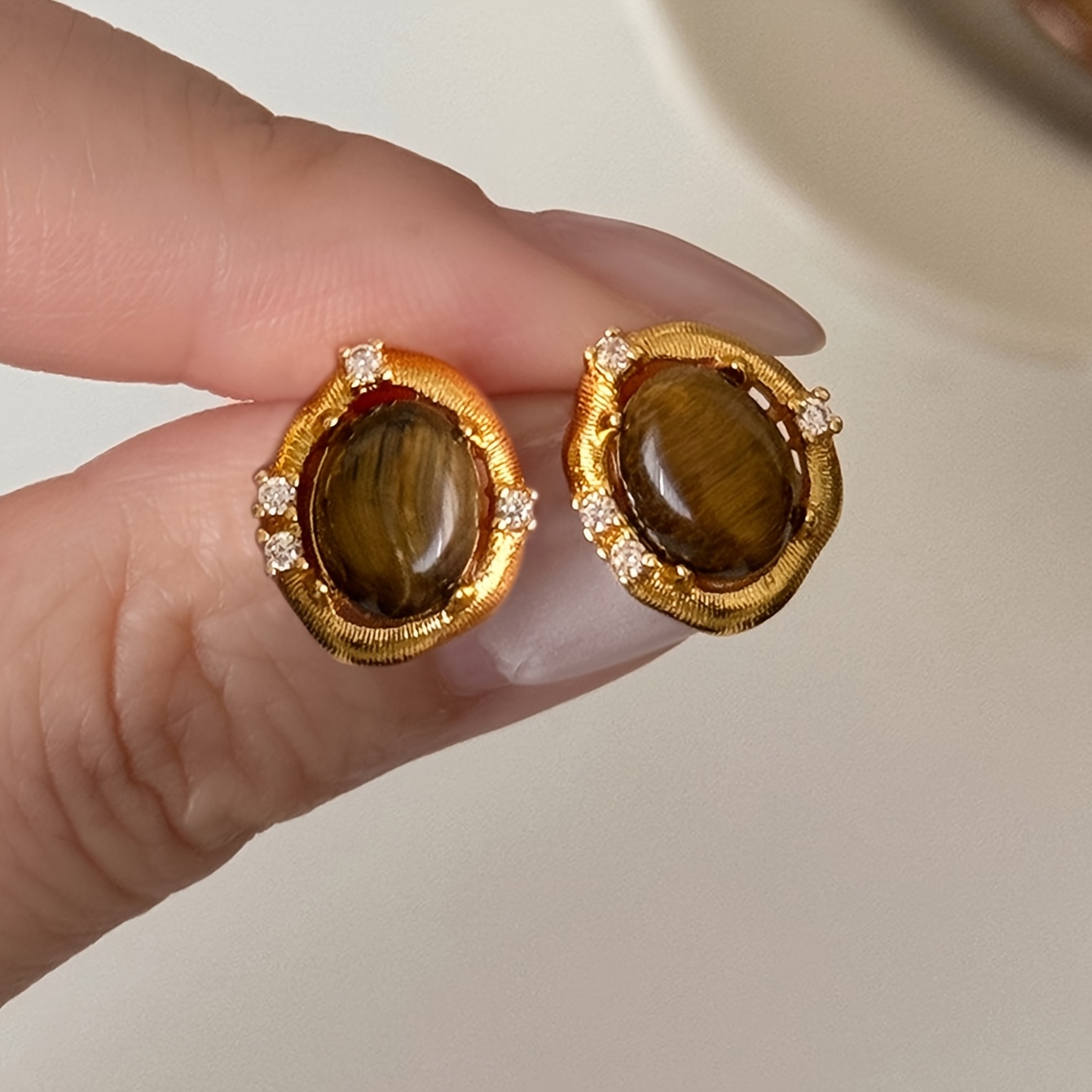 Elegant Tiger's Eye Stone Inlaid Geometric Stud Earrings